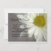 灰色の結婚式のソフトホワイトデイジー日付を保存 招待状 (正面)