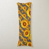 灰色の美しい黄色の花、金ゴールドストライプ ボディピロー (正面縦)