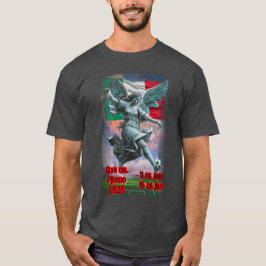 灰色の背景でサッカーをする独立の天使 Tシャツ