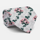 灰色の背景にピンク色の花 ネクタイ (ロール)