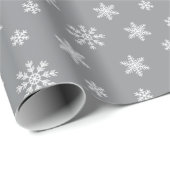 灰色の背景に白いクリスマスの雪片 ラッピングペーパー (ロールコーナー)