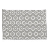 灰色の背景に白い花の繰り返しパターン 枕カバー (裏面-右)