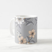 灰色の背景に白と灰色の花模様 コーヒーマグカップ (正面左)