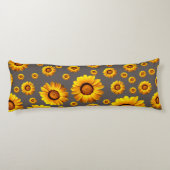 灰色の背景に美しい黄色の花 ボディピロー (裏面)