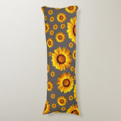 灰色の背景に美しい黄色の花 ボディピロー (正面縦)