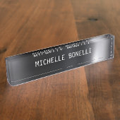 灰色の背景平易で読みやすいビジネス名札 デスクネームプレート (側面)