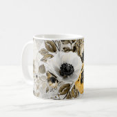 灰色の茶色の背景に白い黄色のアネモネ。 コーヒーマグカップ (正面左)