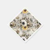 灰色の茶色の背景に白い黄色のアネモネ。 スタンダードカクテルナプキン (角)