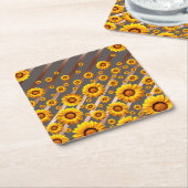 灰色の茶色の花に美しい黄色のストライプ花 スクエアペーパーコースター (アングル)