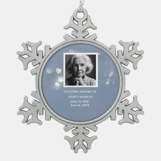 灰色の葬儀記念の記念品 スノーフレークピューターオーナメント (正面)