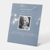 灰色の葬儀記念碑 台座サイン (正面)