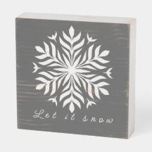 灰色の薄片の可愛い雪