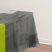 灰色の迷彩模様、お名前、パーソナライズ テーブルクロス (インサイチュ)