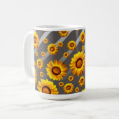 灰色の銀の花に美しい黄色のストライプ花 コーヒーマグカップ (正面左)