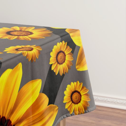 灰色の銀の花に美しい黄色のストライプ花 テーブルクロス (インサイチュ)