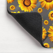 灰色の銀の花に美しい黄色のストライプ花 マウスパッド (コーナー)