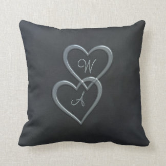 灰色の鋼色のハート クッション