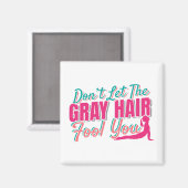 灰色の髪があなたを騙さないようにヨガ引用文 マグネット (正面/裏面)