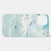 灰色の鳩の群れがヴィンテージ青空を飛ぶ。上 Case-Mate iPhoneケース (裏面 (横))
