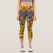 灰色の黒い花に美しい黄色のストライプ花 カプリレギンス (正面)