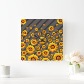 灰色の黒い花に美しい黄色のストライプ花 スクエア壁時計 (ホーム)