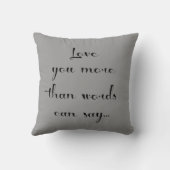 、灰色の黒いwの赤いハートもっと愛して下さい クッション (裏面)