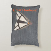 灰色の黒とオレンジ アクセントクッション (裏面(縦))