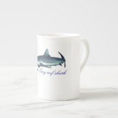 灰色クールのサメ ボーンチャイナマグカップ (正面右)