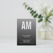 灰色ユニーク黒プレーンシンプルモノグラム 名刺 (スタンド正面)