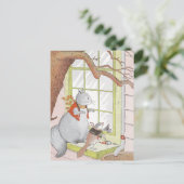 灰色リスと鳥の窓の中を見る ポストカード (スタンド正面)