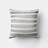 灰色白の水彩画のストライプなパターン クッション (裏面)