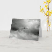 灰色飛んでいる空の滑空機 カード (黄色い花)