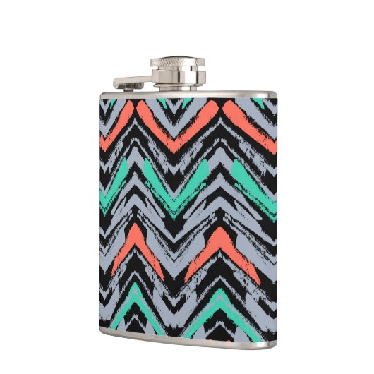 灰色、ティール(緑がかった色)およびシェブロン珊瑚の手描きのパターン フラスク (左)