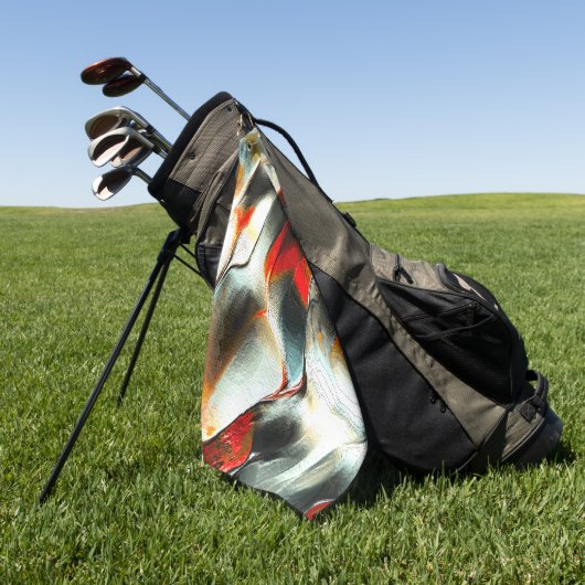 灼熱の火の上の粗い銀色の岩、強度 ゴルフタオル (グリーン)