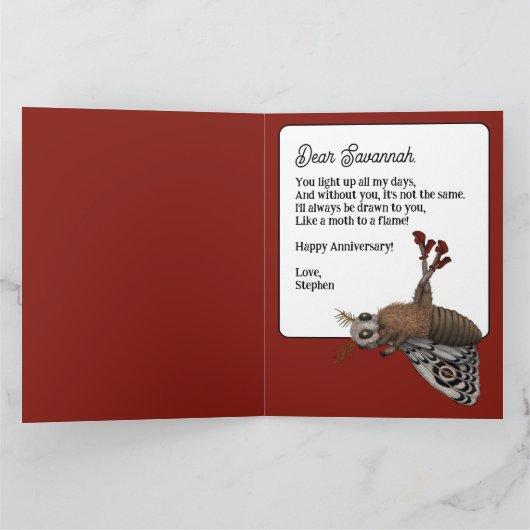 炎おもしろいの記念日に赤いロマンチックな蛾 カード (内部)