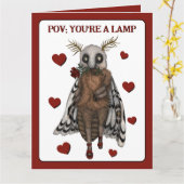 炎おもしろいの記念日に赤いロマンチックな蛾 カード (黄色い花)