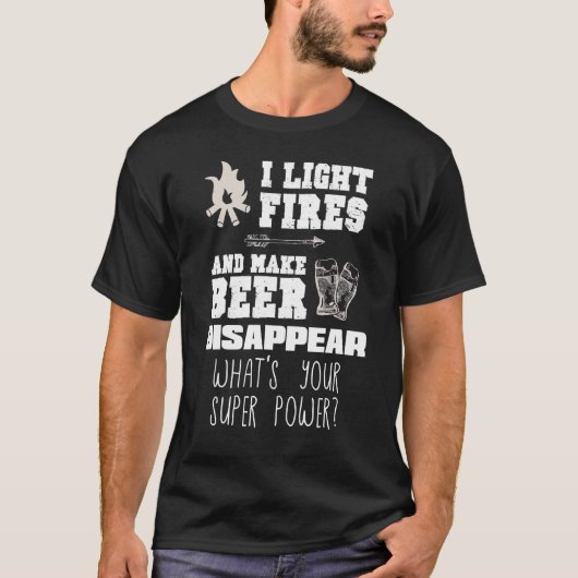 炎おもしろいを照らすキャンプとビールを消す Tシャツ (正面)