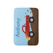 炎が付いている赤いモンスタートラック バスマット (正面縦)