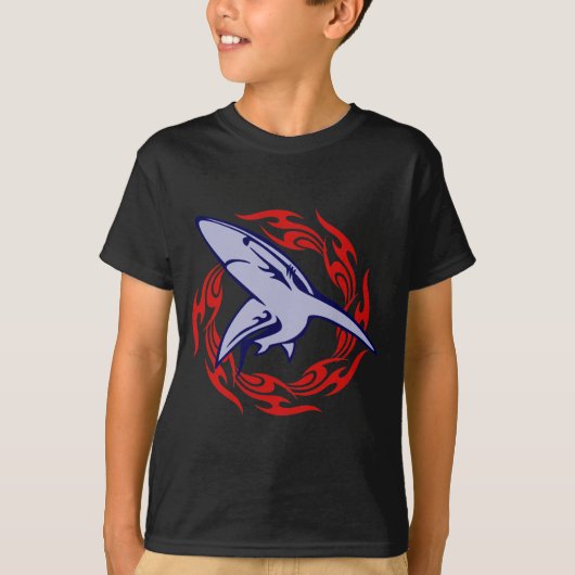 炎とサメ Tシャツ (正面)