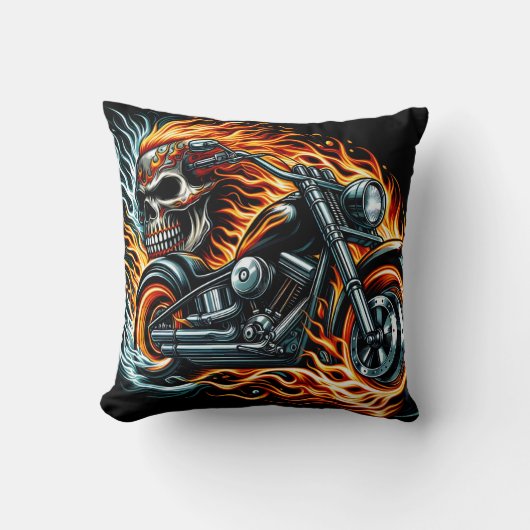 炎に包まれたスカルの燃えるオートバイ鮮やかク クッション (正面)