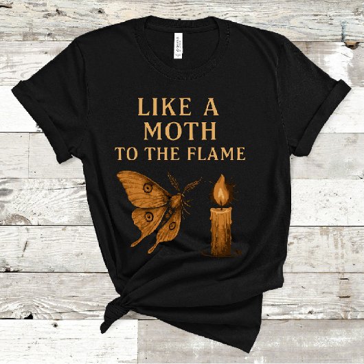 炎に燃える蛾のようにヴィンテージの蛾 Tシャツ