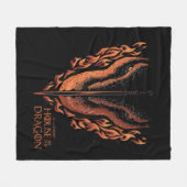 炎のドラゴンの背後に剣 フリースブランケット (正面(横))