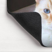 炎のポイントシャム猫と美しい青い目 マウスパッド (コーナー)