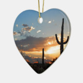 炎の中で光が消え去る セラミックオーナメント (左)