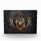 炎の中のハートカードの女性。 フォトブロック (正面)