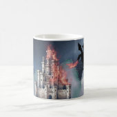 炎の中の美しさ 城とドラゴンマグカップ コーヒーマグカップ (中央)