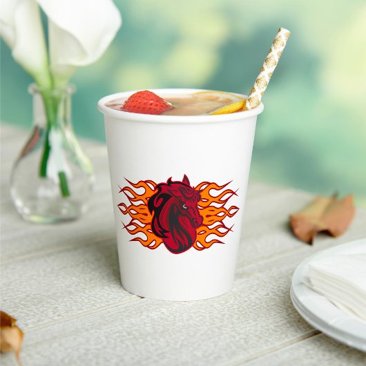 炎の燃えるような赤い馬頭 紙コップ