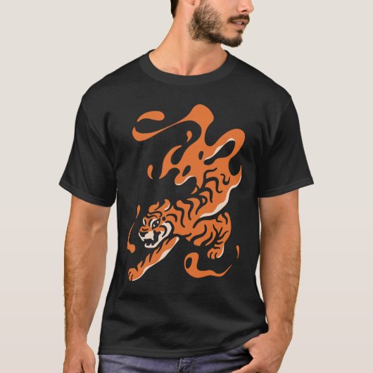 炎の虎:アジアン・ボールド・デザイン Tシャツ (正面)