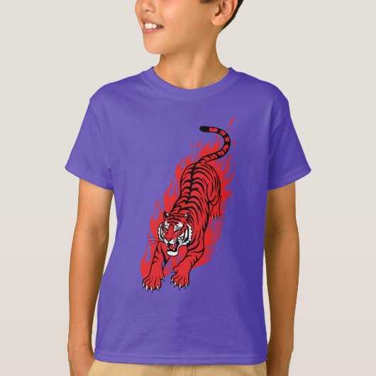 炎の赤いトラ – 凶暴な火の獣Tシャツ Tシャツ (正面)