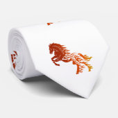 炎の馬 – 背景色を選択 ネクタイ (ロール)